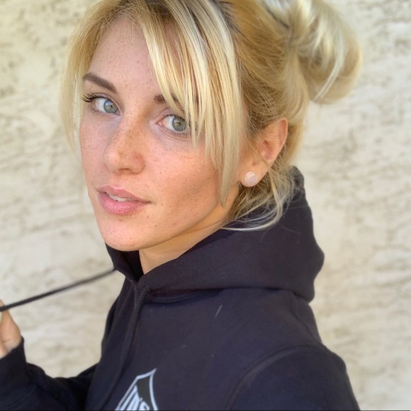 Meet your Posher, Couture! - Picture 1 of 1